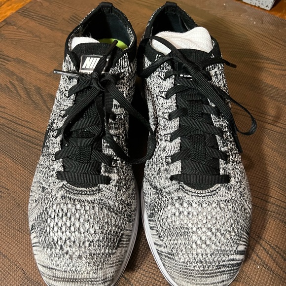 Nike Flyknit Racer Oreo Size 7.5 - Picture 2 of 5